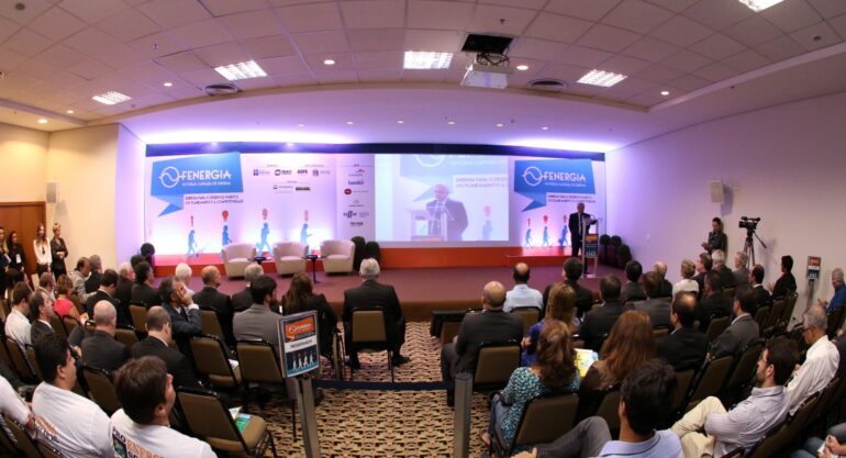 Fórum discute atual situação energética do país