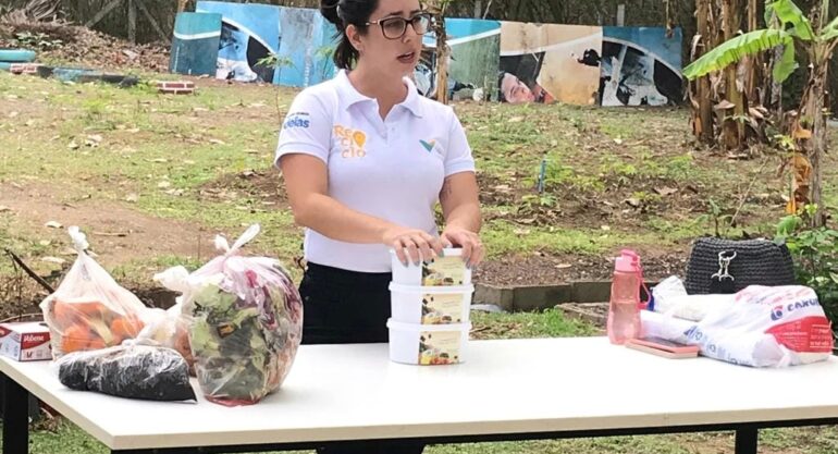 Ideias realiza oficinas de Compostagem em Organização Social
