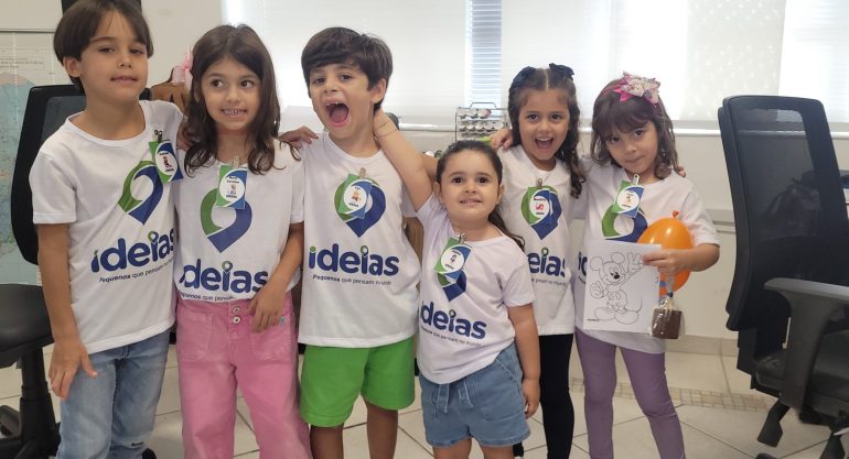 Ação Pequenos que Pensam no Mundo leva filhos dos colaboradores à sede do Ideias