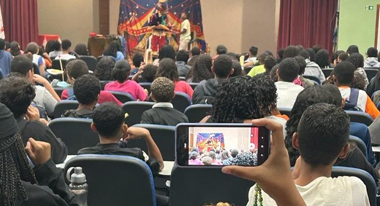 Escola em Vila Nova de Colares recebe ação do PEAS