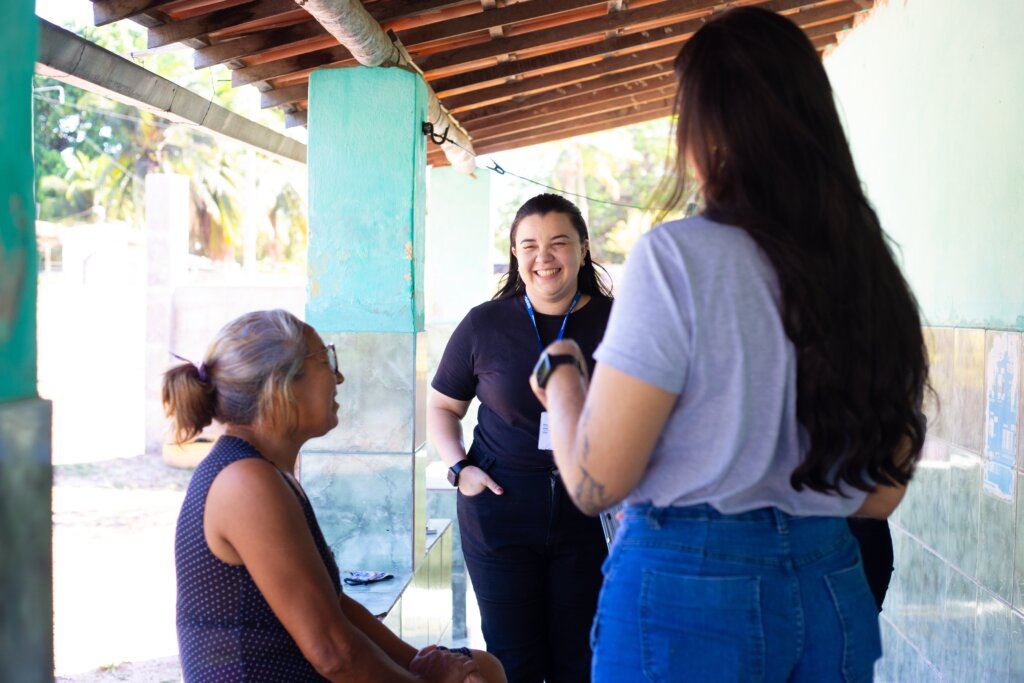 Equipe do Instituto Ideias em visita domiciliar no Ceará